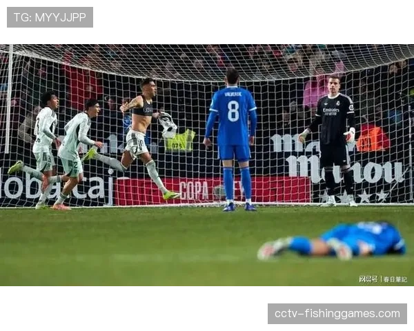 半场战报:勒沃库森1-0莱比锡,弗林蓬右路突破制造全场最高5次传中